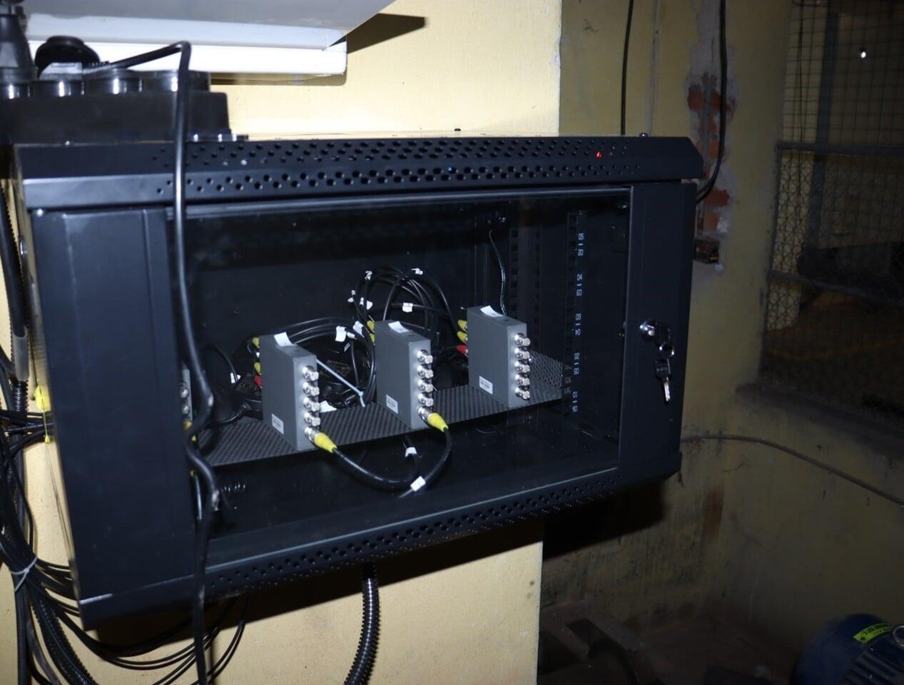 SDI distribution hub