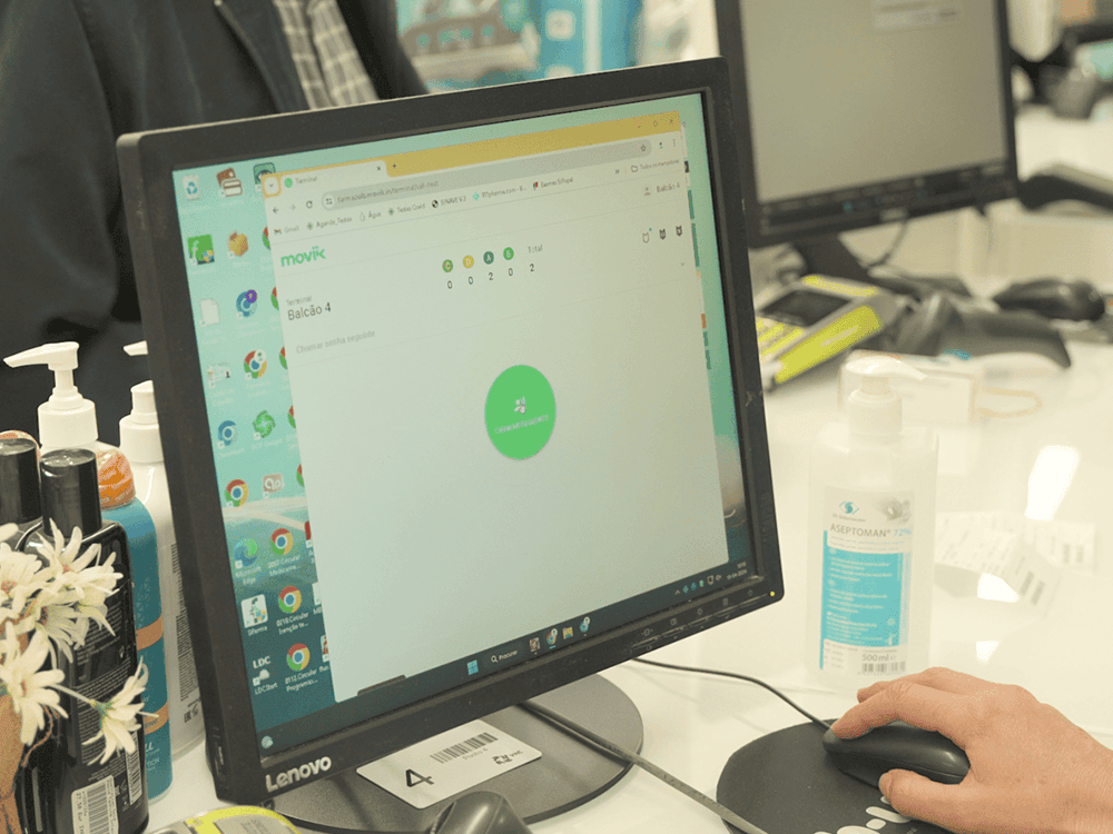 The intuitive Moviik staff counter interface used by pharmacists to call and manage visitors efficiently. The intuitive Moviik staff counter interface used by pharmacists to call and manage visitors efficiently.