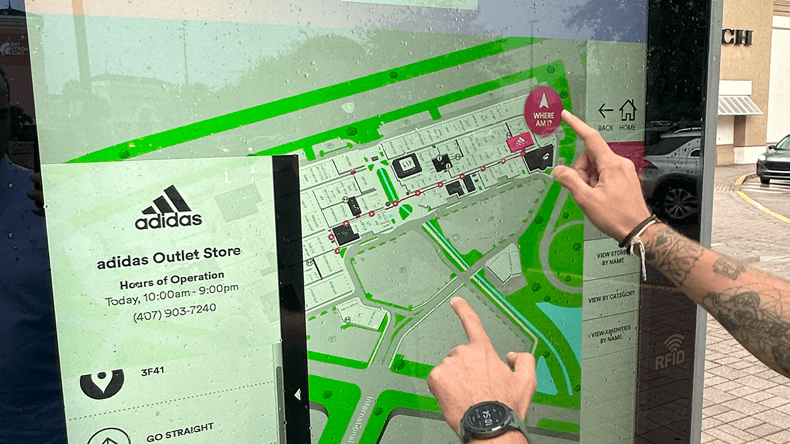 Outdoor PCAP Touch Kiosk working under rain Outdoor PCAP Touch Kiosk working under rain