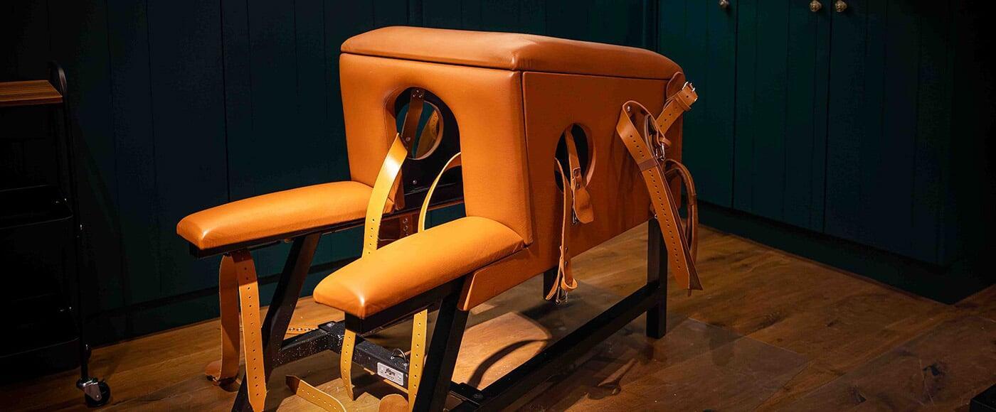 Henosa is de specialist voor Bdsm en shibari privé workshops in onze eigen shibari Dojo en onze eigen Bdsm kamers.