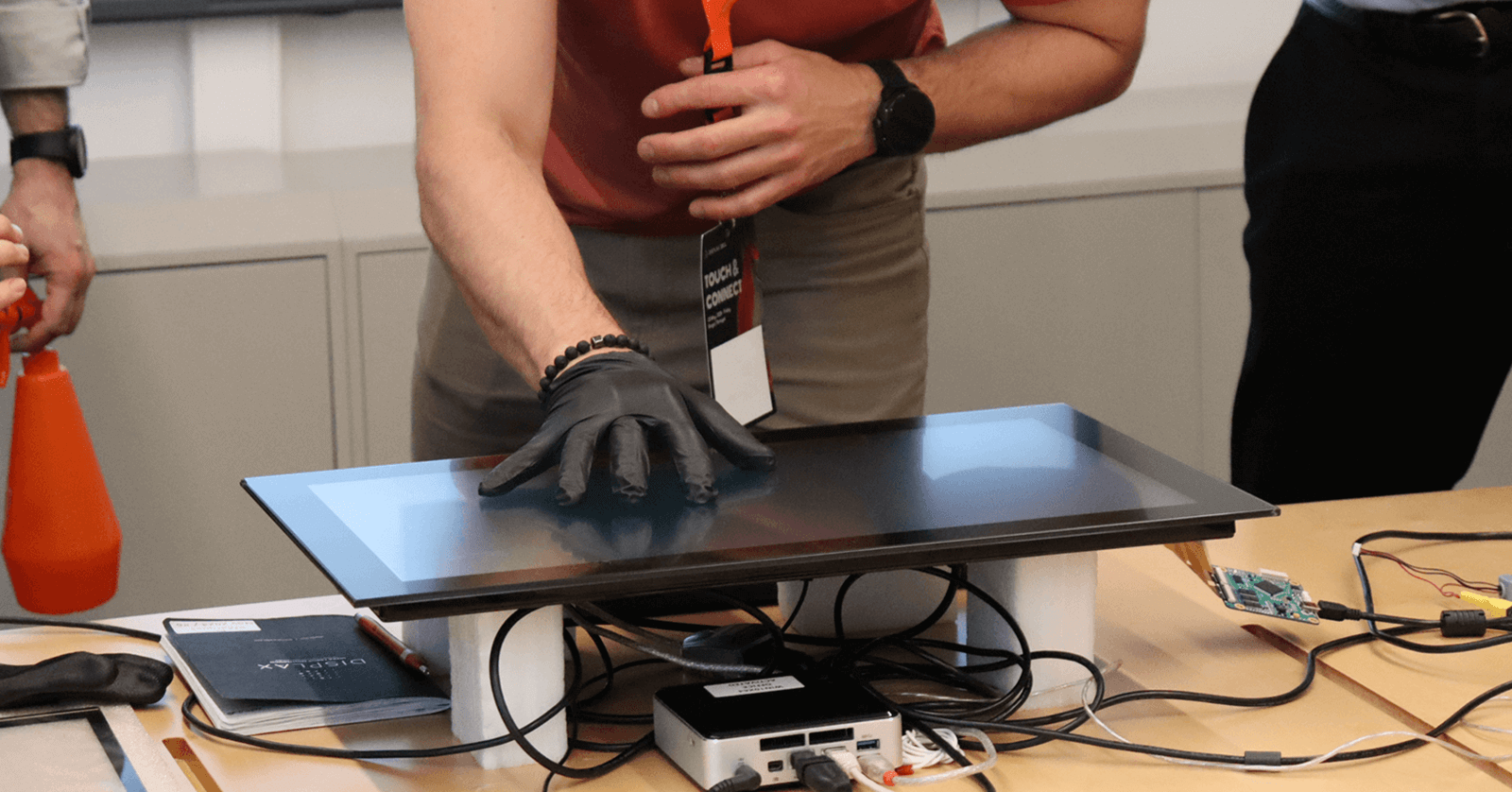 How to Choose the Right PCAP Touchscreen Manufacturer in 2025  