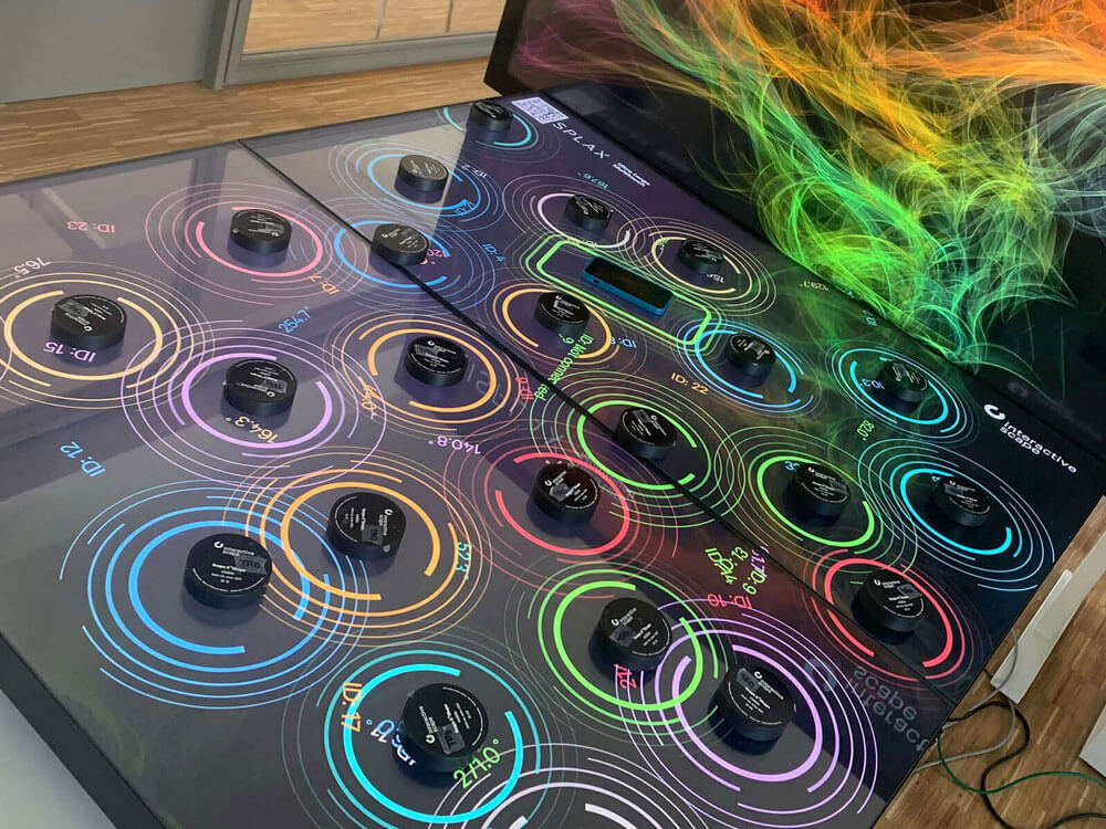 Plug-and-play PCAP display for video walls and touch tables