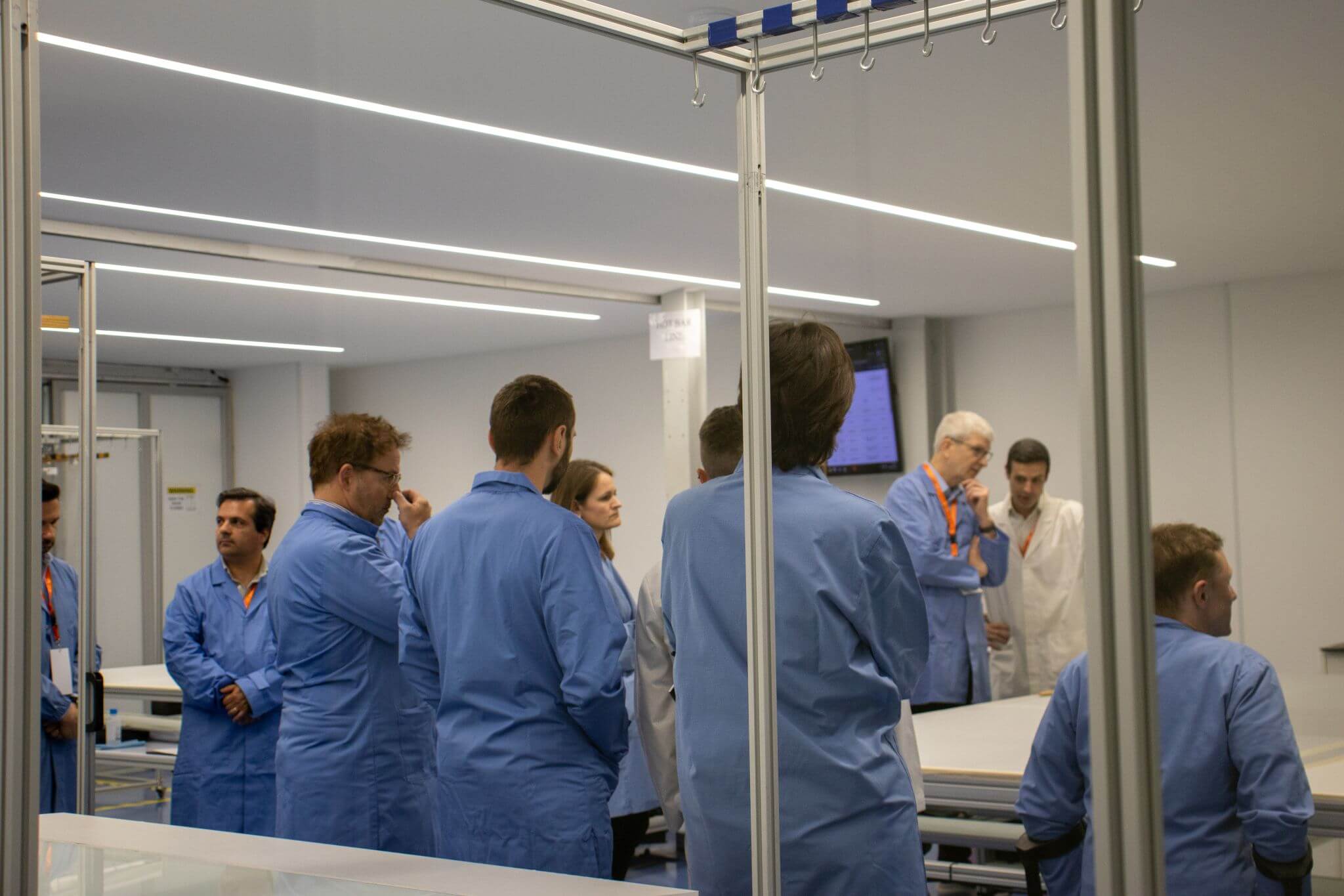 Touch & Connect - Walk around touchscreens factory Touch & Connect - Walk around touchscreens factory