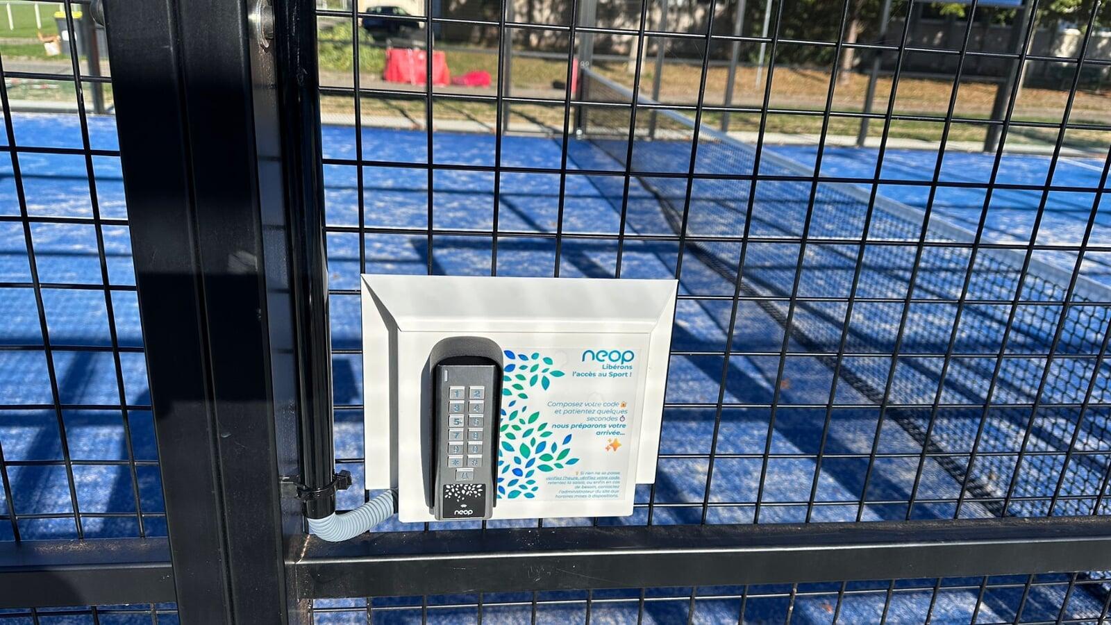 Platine support de clavier Neop et bouton de sortie