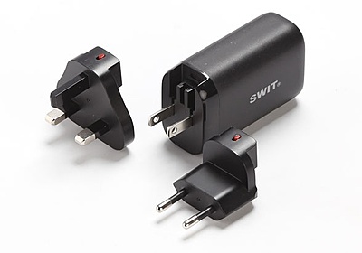 UC-2065 | 2xUSB-C + 1x USB-A 65W Fast USB-C Charger