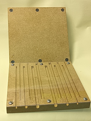 Beobachtungs-Insektenhotel für Wildbienen (20 × 20 cm) Beobachtungs-Insektenhotel für Wildbienen (20 × 20 cm)