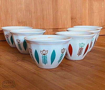 Coffee Cups Style: Green/Red Lines