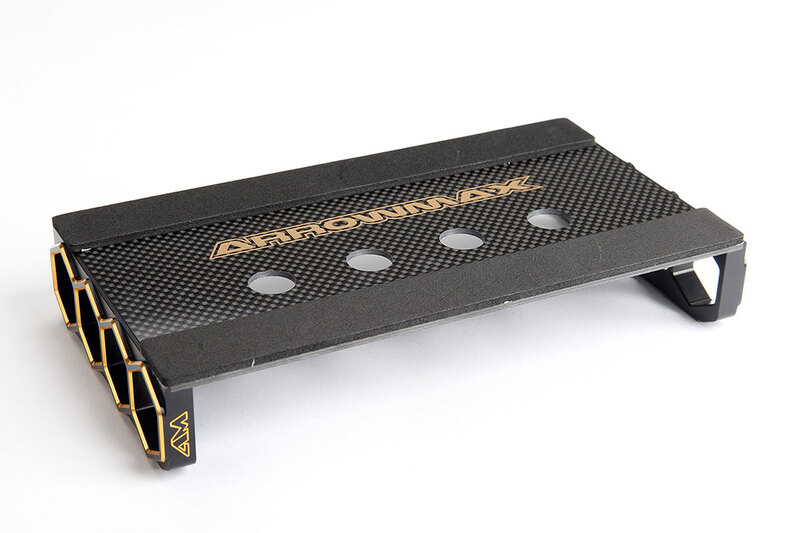 Arrowmax CAR STAND ONROAD 1/10 BLACK GOLDEN CARBON Arrowmax CAR STAND ONROAD 1/10 BLACK GOLDEN CARBON