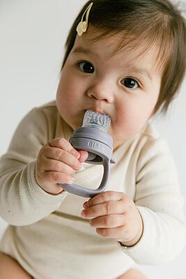 BIBS Baby Feeder Ivory