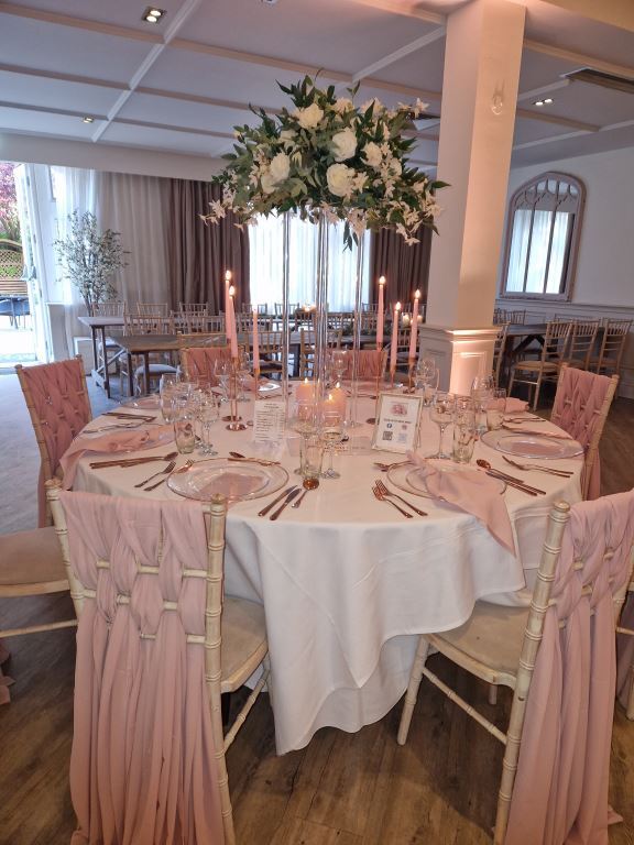 Woven style chair décor