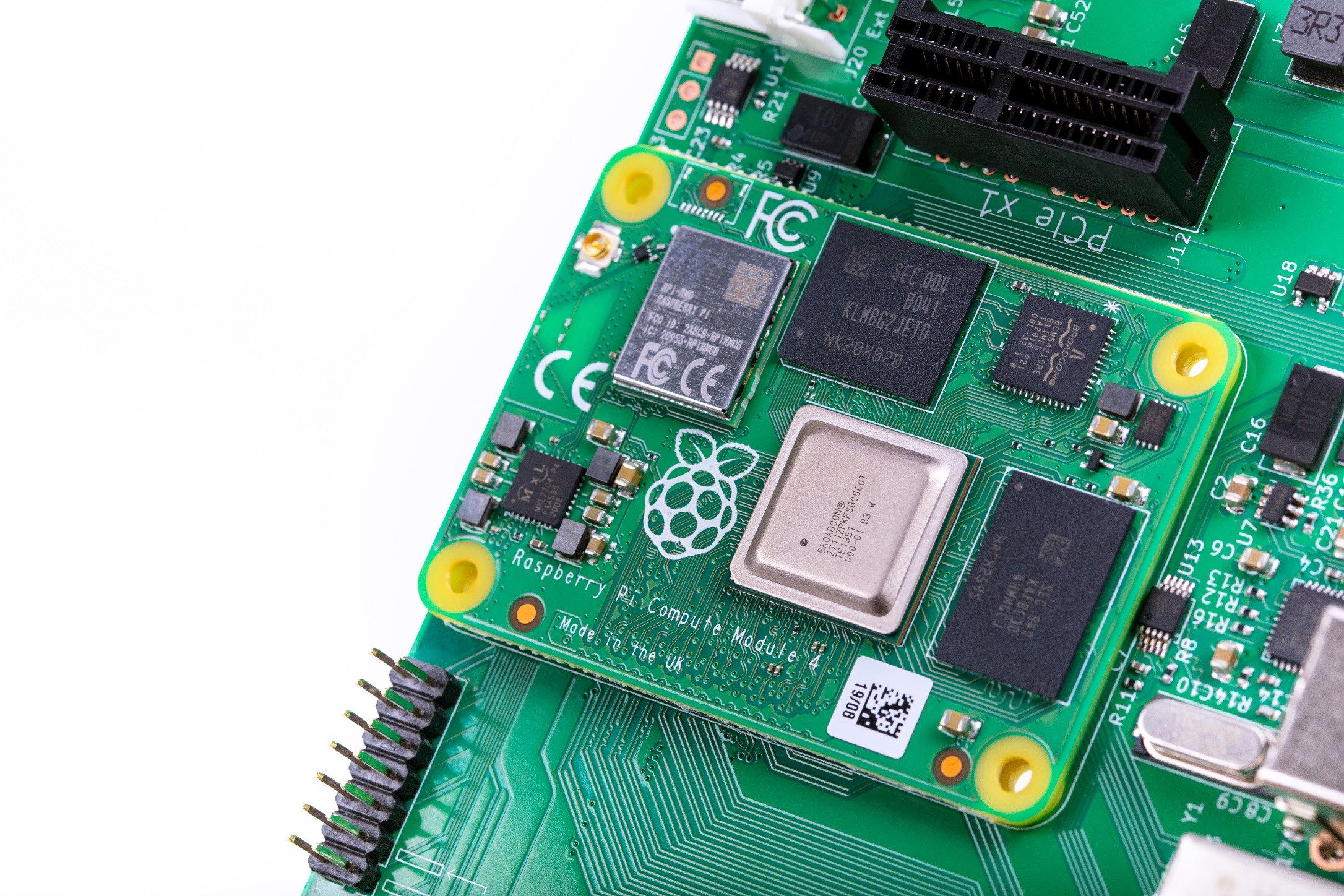 Raspberry Pi CM4 - CM4102064 - Wireless, 2GB RAM, 64GB eMMC