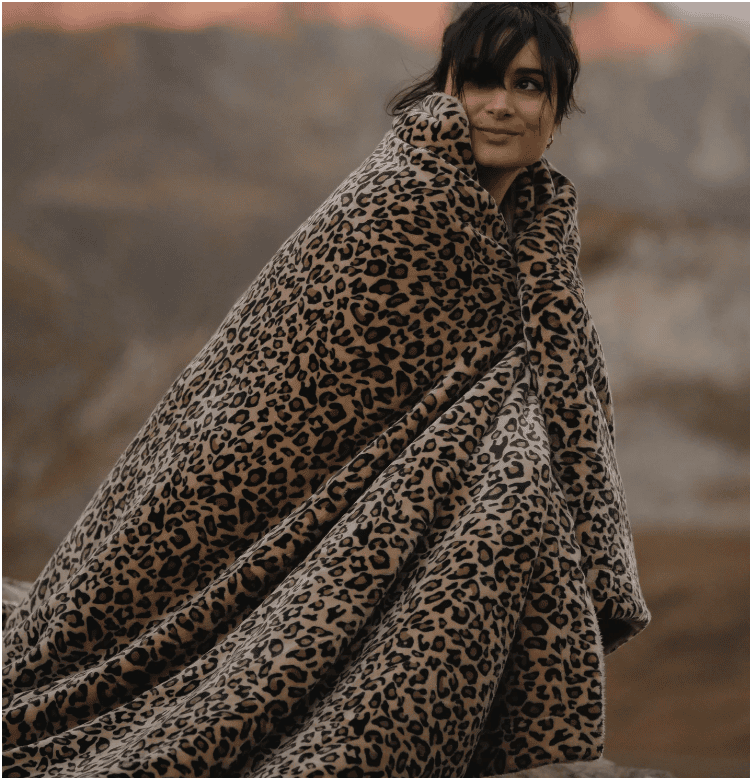 WARO par Plaids Cocooning - Plaid polaire wild Léopard WARO par Plaids Cocooning - Plaid polaire wild Léopard