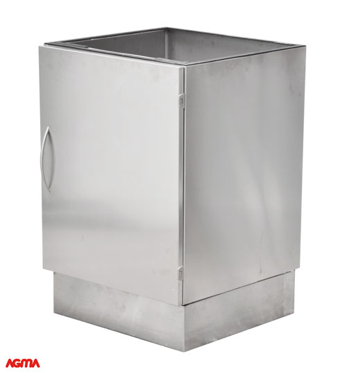 152 - Modulo con porta battente e zoccolo, dim. 600x580x870mm