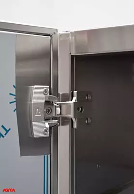 N039 - Pensile con porte battenti e serratura, dim. 700x360x500mm
