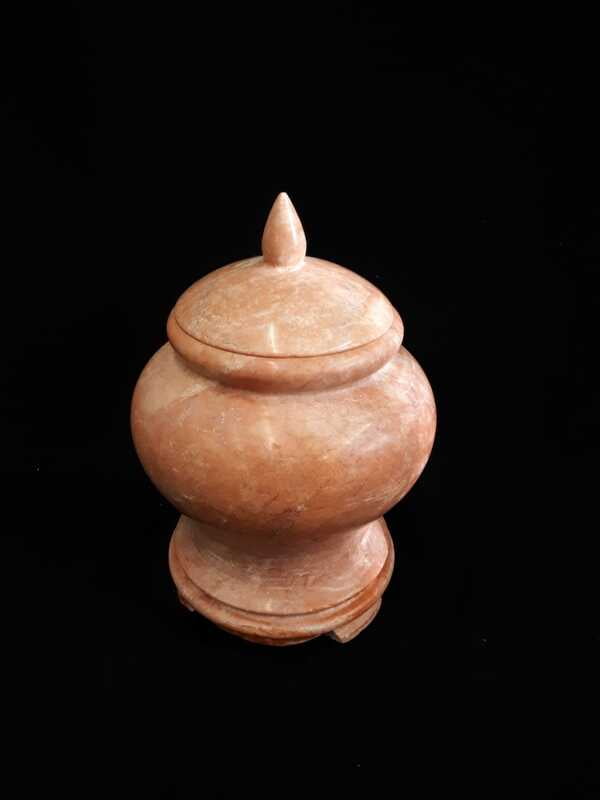 Natuurstenen zalm roze urn Natuurstenen zalm roze urn