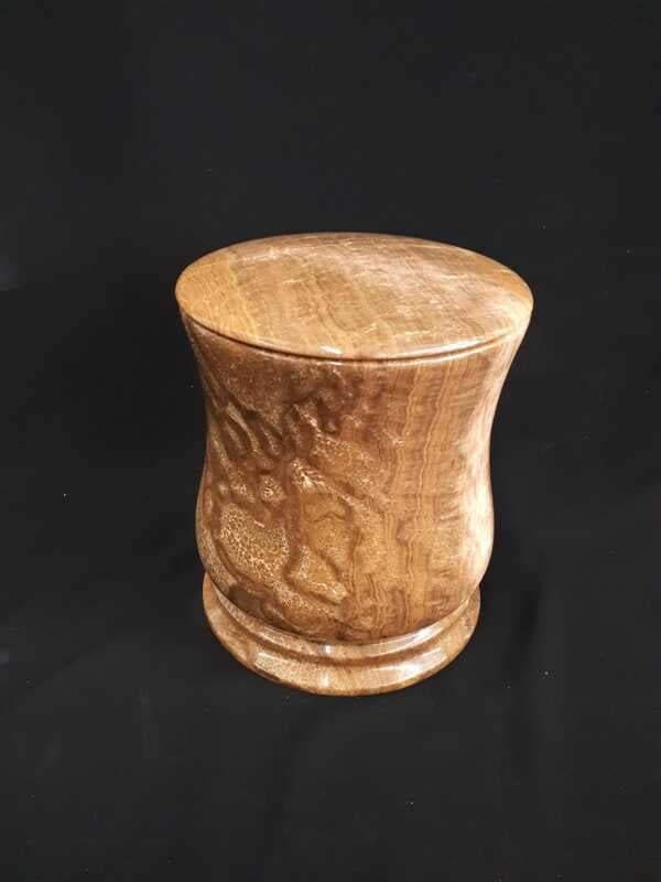 Bruinkleurige Natuursteen urn Bruinkleurige Natuursteen urn