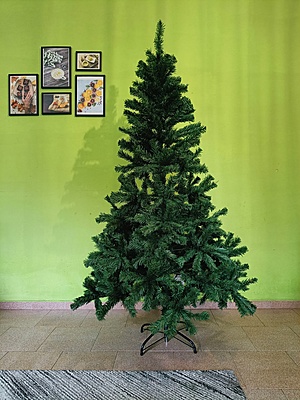 Изкуствена коледна елха 180см. Изкуствена коледна елха 180см.