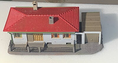 Faller - Bungalow with Fenced Garden and Garage