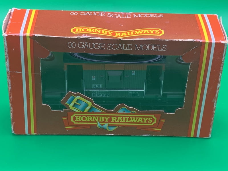 Hornby - R.048 - 20 Ton Brake Van 'CAR' Railfreight Livery