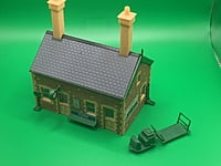 Hornby - R501 - Waiting Room