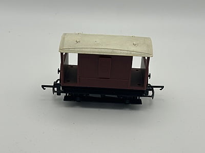 Triang - R16 - Guards Van