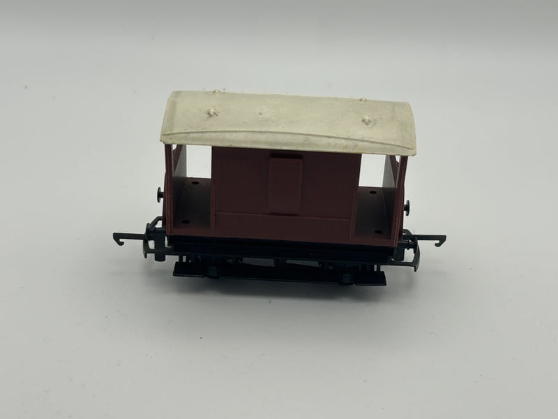 Triang - R16 - Guards Van