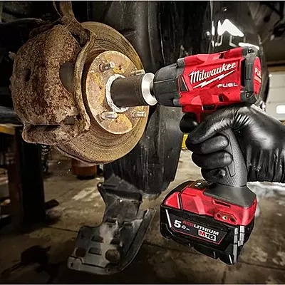 Milwaukee M18 FUEL™ ½″ ударен клуч со среден вртежен момент