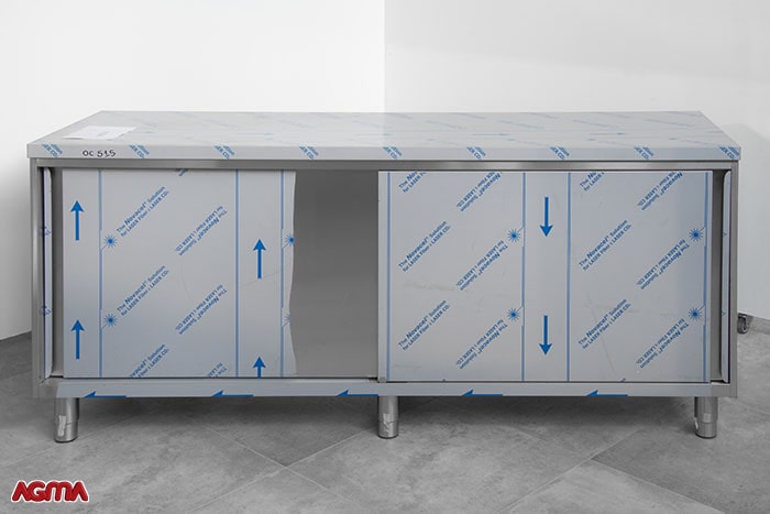N021 - Tavolo armadiato con porte scorrevoli dim. 2100x700x910mm