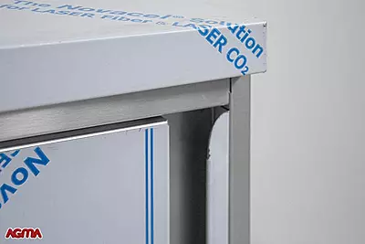 N021 - Tavolo armadiato con porte scorrevoli dim. 2100x700x910mm