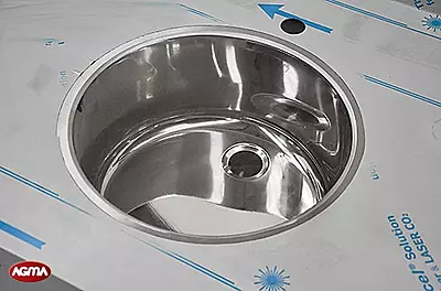 122 Tavolo acciaio inox L=2300mm porte scorrevoli una vasca