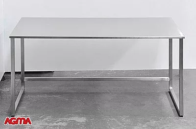 148 - Scrivania inox con struttura saldata, dimensioni varie