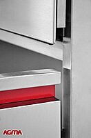 239 - Colonna con forno e porte battenti. Dim. 600x580x2120 mm