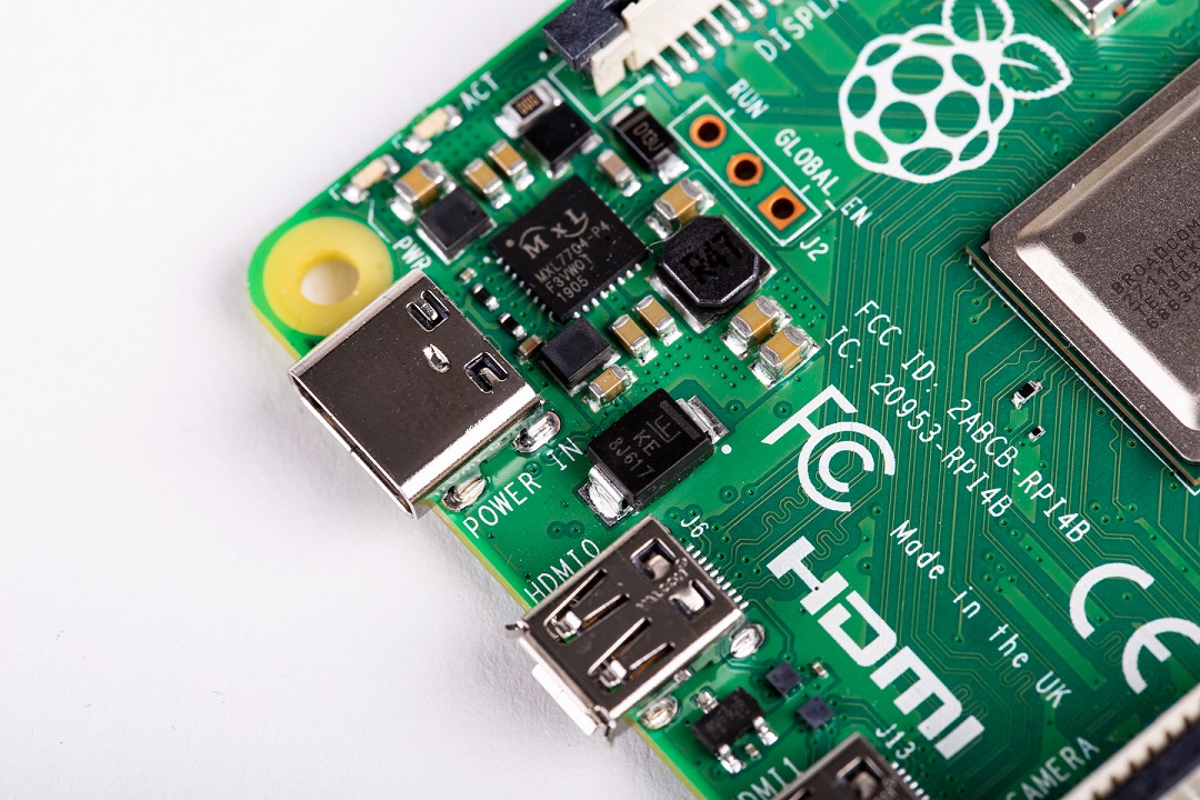 Raspberry Pi 4 Model B (1 GB)