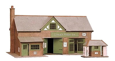 Superquick - B32 - Country Garage with Petrol Pump