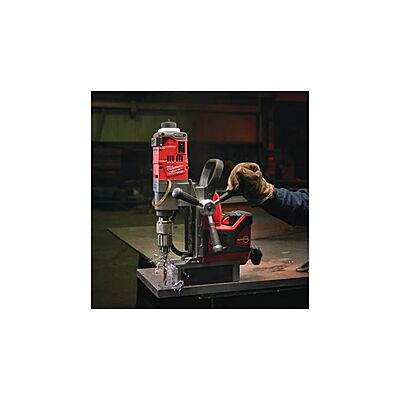 Milwaukee M18 FUEL™ магнетна преса за дупчење со постојан магнет