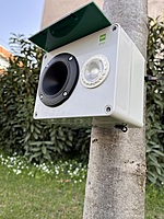 Effaroucheur anti-nuisible ultrasons, sons et flash Effaroucheur anti-nuisible ultrasons, sons et flash