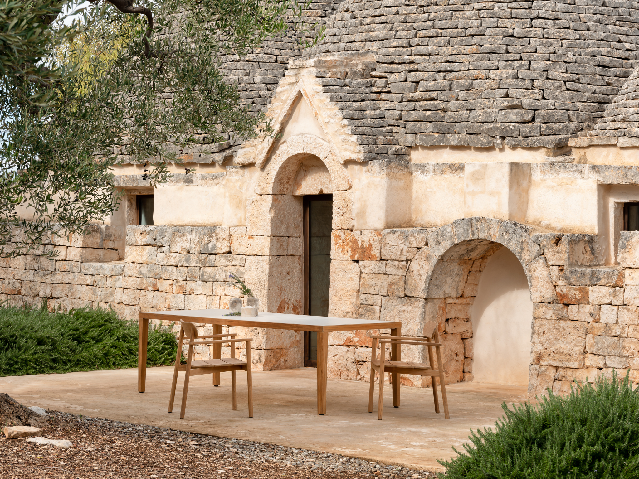 Volta Dining Table 310x100cm Volta Dining Table 310x100cm