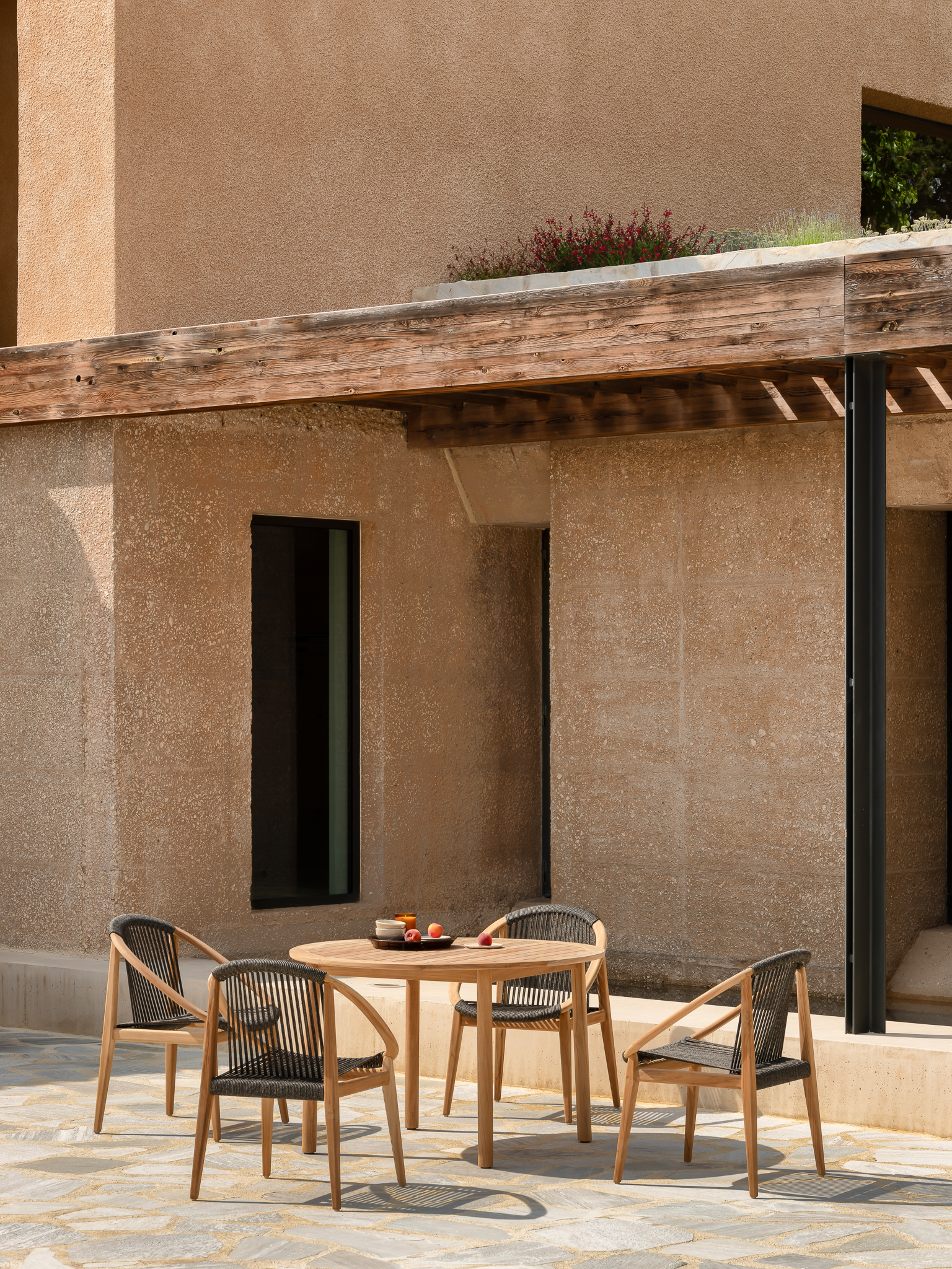 Sam Round Dining Table D120cm Sam Round Dining Table D120cm