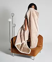 WARO par Plaids Cocooning - Plaid fausse fourrure sensation beige WARO par Plaids Cocooning - Plaid fausse fourrure sensation beige