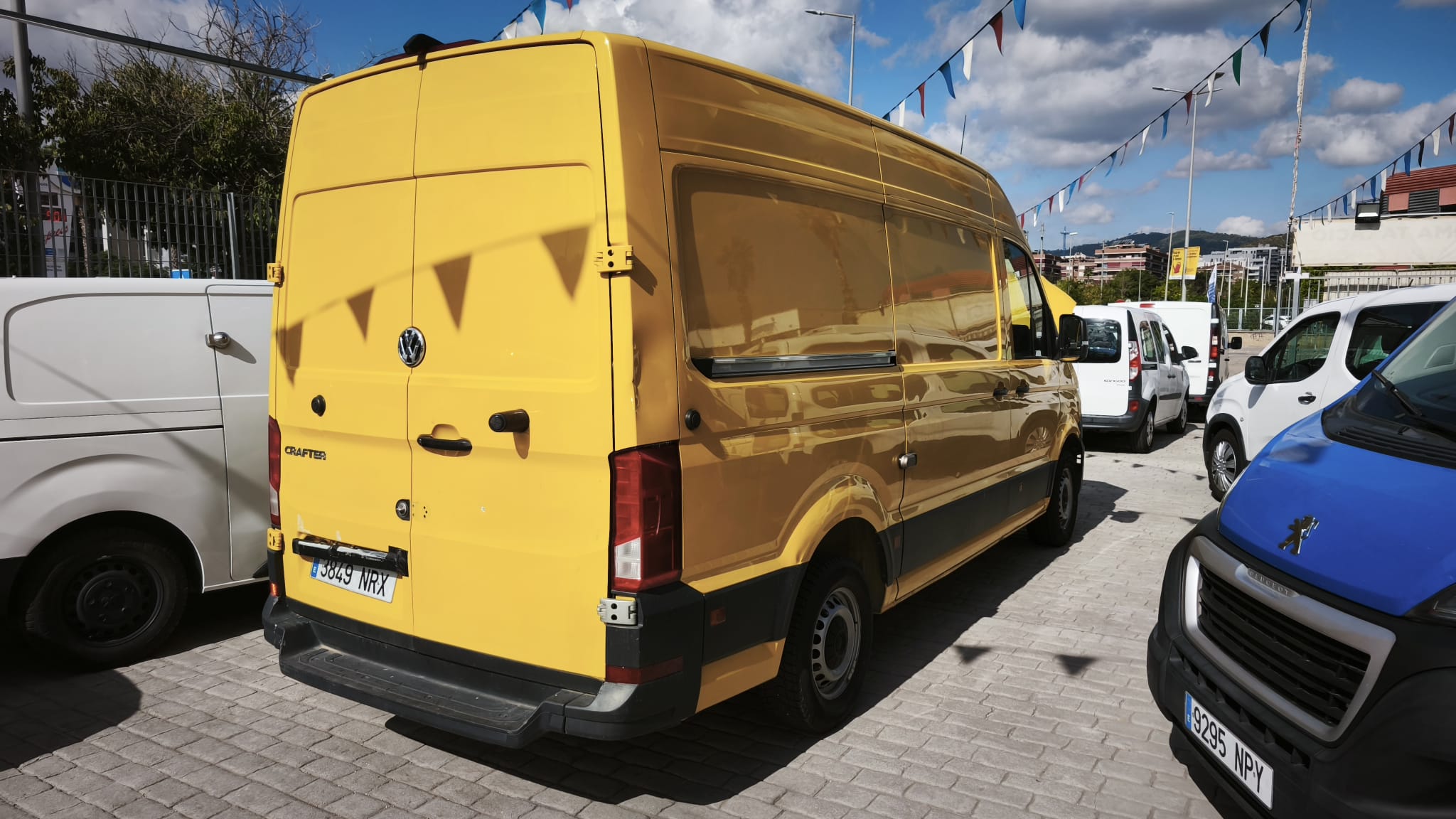 VOLKSWAGEN CRAFTER FURGÓN L3 H2 2.0 140 CV VOLKSWAGEN CRAFTER FURGÓN L3 H2 2.0 140 CV