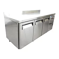 Bajomostrador refrigerado inox 3 puertas 180 × 60 cm Zine RT-18V(600) – detalle
