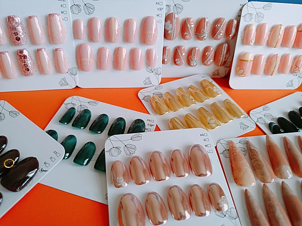 Mismatch Nail Set