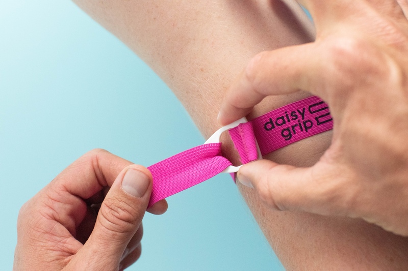 daisygrip ONE Venenstauer (patienten-gebunden, 50er Box)