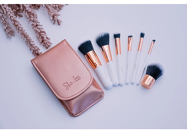 SHE-ISS Travelset