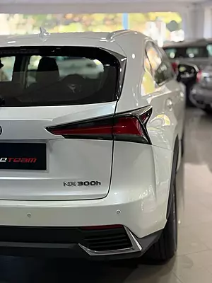 LEXUS NX300h