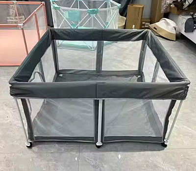 ДЕТСКИ КЪТ Сгъваема квадратна кошара + килимче за игра