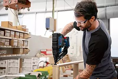 Бат.Пиштол За Клинци ГНХ 18В-64 М