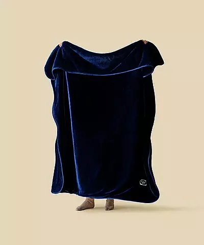 WARO par Plaids Cocooning - Plaid Cosy Monochrome Bleu Nuit WARO par Plaids Cocooning - Plaid Cosy Monochrome Bleu Nuit