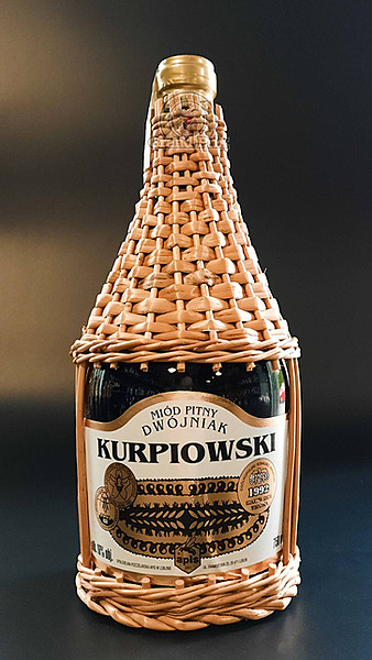 W/MEAD Dwojniak Kurpiowski Oplot 16% 0.75L/6