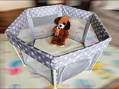 Сгъваема шестоъгълна кошара + килимче за игра Сгъваема шестоъгълна кошара + килимче за игра